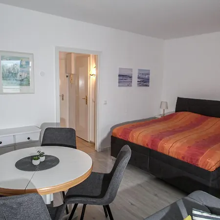 Haus Berlin Hamburg 73 * Großenbrode